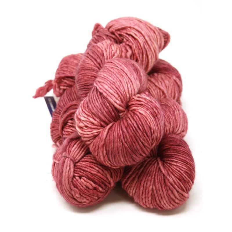 Malabrigo Worsted - Damask Rose 130 hilo worsted ideal para proyectos rápidos