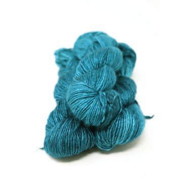 Silky Merino - Teal Feather 412 ideal Dk yarn for a shawl