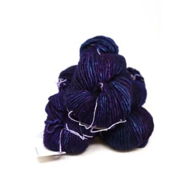 Lana marca Malabrigo Mecha Whales Road 247 (púrpuras,  azules) -  En tu tienda online PICKNIT
