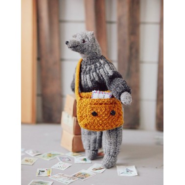 Laine Magazine - Mouche & Friends: Seamless Toys to Knit and Love by Cinthia Vallet Presale