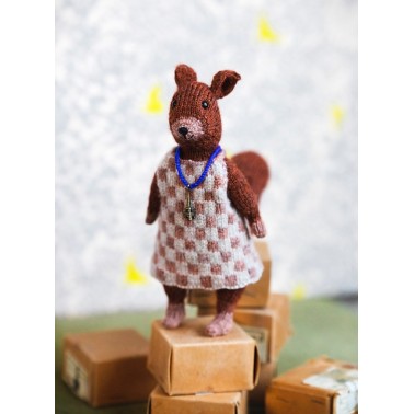 Laine Magazine - Mouche & Friends: Seamless Toys to Knit and Love by Cinthia Vallet Presale