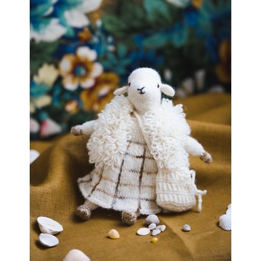 Laine Magazine - Mouche & Friends: Seamless Toys to Knit and Love by Cinthia Vallet Presale