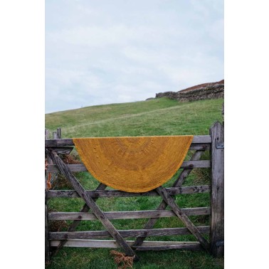 Laine Magazine - A Little Book of Moon-Inspired Shawls by Pauliina Kuunsola Preorder