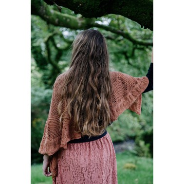 Laine Magazine - A Little Book of Moon-Inspired Shawls by Pauliina Kuunsola Preorder