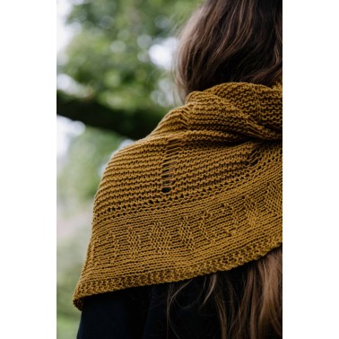 Laine Magazine - A Little Book of Moon-Inspired Shawls by Pauliina Kuunsola Preorder