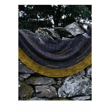 Laine Magazine - A Little Book of Moon-Inspired Shawls by Pauliina Kuunsola Preorder