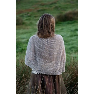 Laine Magazine - A Little Book of Moon-Inspired Shawls by Pauliina Kuunsola Preorder