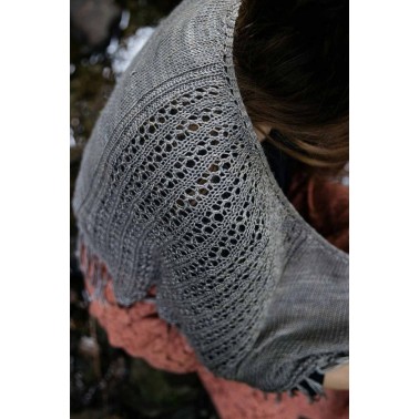 Laine Magazine - A Little Book of Moon-Inspired Shawls by Pauliina Kuunsola Preorder