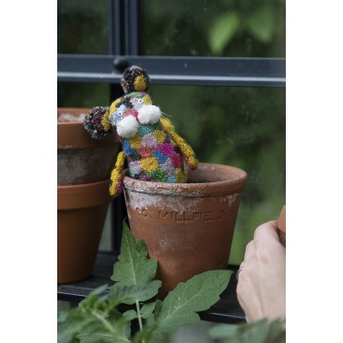 Laine Magazine - Tiny Friends: A Guide to Mosaic Embroidery Presale