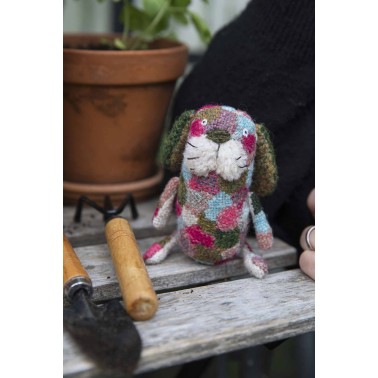 Laine Magazine - Tiny Friends: A Guide to Mosaic Embroidery Presale