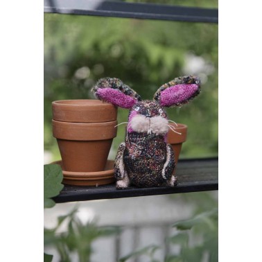 Laine Magazine - Tiny Friends: A Guide to Mosaic Embroidery Presale