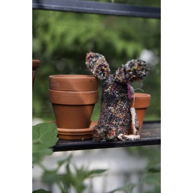 Laine Magazine - Tiny Friends: A Guide to Mosaic Embroidery Presale