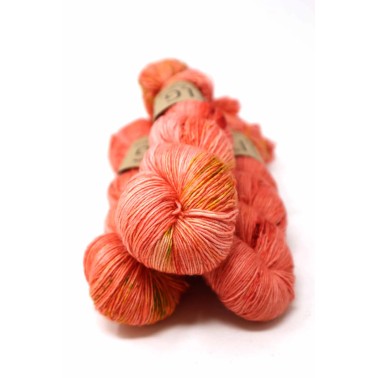 LITLG Singles Rosy Melon 100% Superwash Merino premium , de un solo cabo single ply  tipo fingering