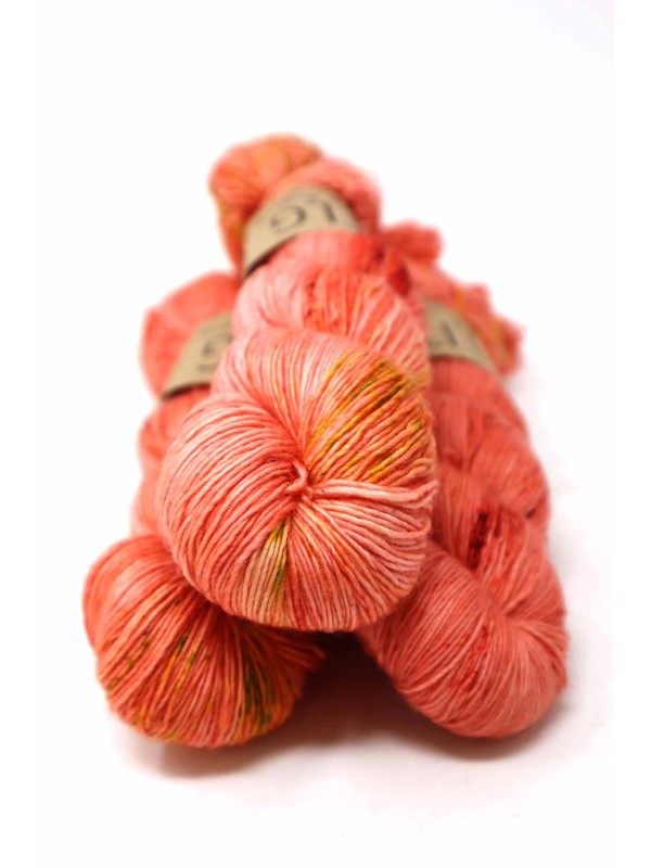 LITLG Singles Rosy Melon 100% Superwash Merino premium , de un solo cabo single ply  tipo fingering