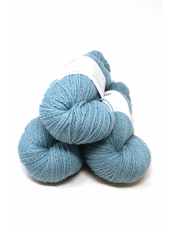 mYak Tibetan Cloud Celadon Blue lana sport muy suave
