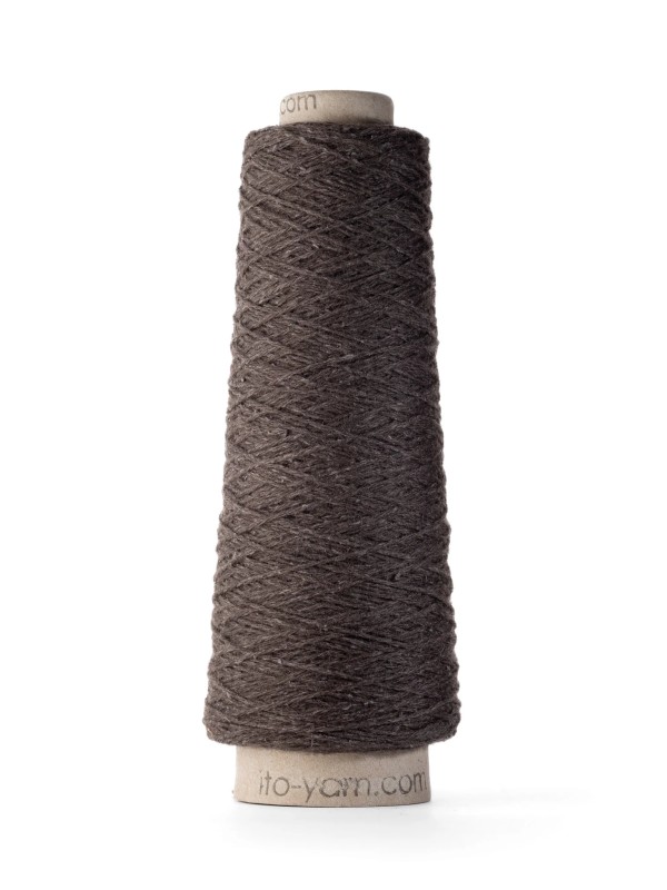 Ito Shimo Dark Brown 865 produit sur un ancien système de filature