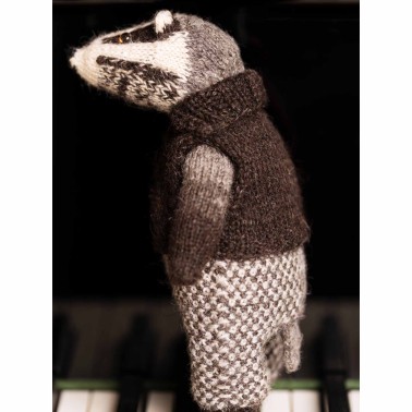 Laine Magazine - Mouche & Friends: Seamless Toys to Knit and Love by Cinthia Vallet Presale