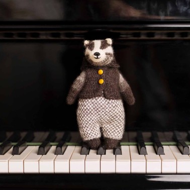 Laine Magazine - Mouche & Friends: Seamless Toys to Knit and Love by Cinthia Vallet Presale