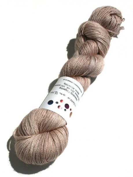 The Uncommon Thread Heavenly Fingering - Tea Smoked